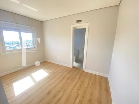 Apartamento com 93m², 3 dormitórios, 1 suíte, 1 vaga, Edifício Pinheiro em Capão da Canoa