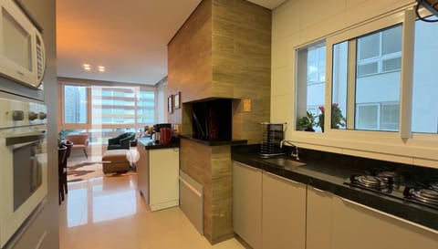 Apartamento com 92m², 3 dormitórios, 1 suíte, 1 vaga, Edifício Estella em Capão da Canoa