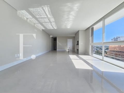 Apartamento com 206m², 3 dormitórios, 1 suíte, 2 vagas, Mirage em Capão da Canoa