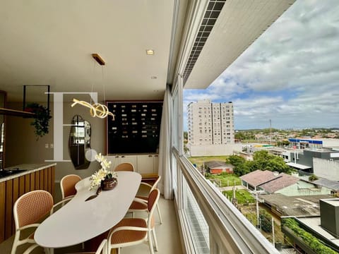 Apartamento com 108m², 3 dormitórios, 3 suítes, 2 vagas, Del Paine em Capão da Canoa