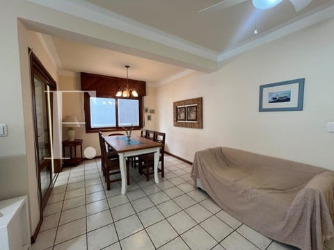 Apartamento com 102m², 3 dormitórios, 1 suíte, 1 vaga, Paulo Tietze em Capão da Canoa