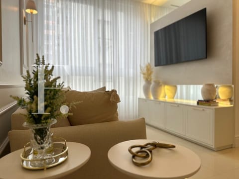 Apartamento com 55m², 2 dormitórios, 1 suíte, 1 vaga, Absoluto Palace em Capão da Canoa