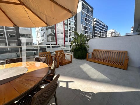 Apartamento com 184m², 3 dormitórios, 1 suíte, 2 vagas, Absoluto Palace em Capão da Canoa