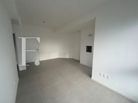 Apartamento com 55m², 2 dormitórios, 1 suíte, 1 vaga, Chateau Martina em Capão da Canoa
