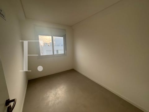 Apartamento com 55m², 2 dormitórios, 1 suíte, 1 vaga, Chateau Martina em Capão da Canoa