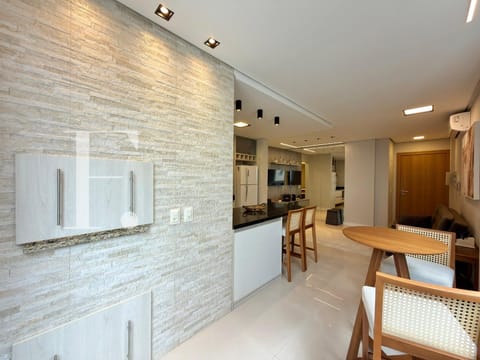 Apartamento com 73m², 2 dormitórios, 1 suíte, 1 vaga, Palazzo Benvenutti em Capão da Canoa