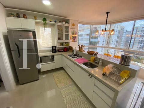 Apartamento com 74m², 2 dormitórios, 1 suíte, 1 vaga, Palazzo Benvenutti em Capão da Canoa