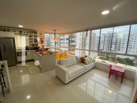 Apartamento com 74m², 2 dormitórios, 1 suíte, 1 vaga, Palazzo Benvenutti em Capão da Canoa