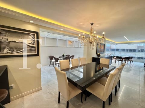 Apartamento com 320m², 4 dormitórios, 4 suítes, 2 vagas, Punta Serena em Capão da Canoa