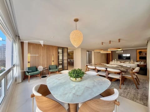Apartamento com 300m², 6 dormitórios, 5 suítes, 4 vagas, Punta Serena em Capão da Canoa