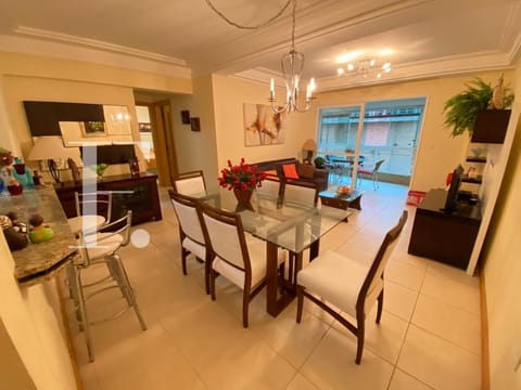 Apartamento com 118m², 2 dormitórios, 1 suíte, 1 vaga, Edifício Luxor em Capão da Canoa