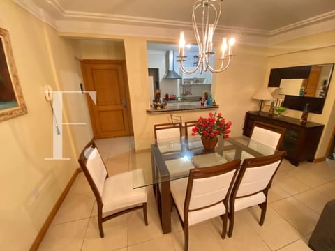 Apartamento com 118m², 2 dormitórios, 1 suíte, 1 vaga, Edifício Luxor em Capão da Canoa