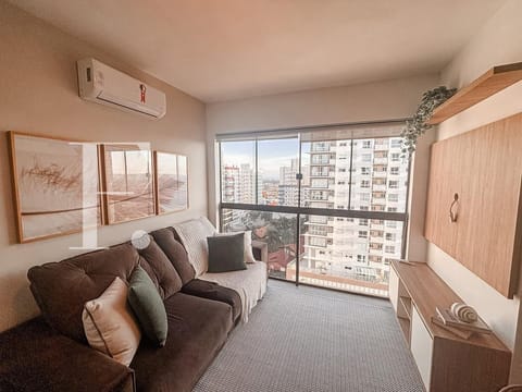 Apartamento com 54m², 2 dormitórios, 1 suíte, 1 vaga, Edifício Beach Club em Capão da Canoa