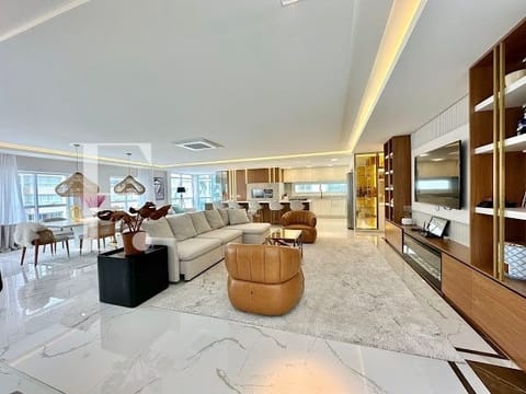 Apartamento com 331m², 4 dormitórios, 4 suítes, 4 vagas, Vogue Residence em Capão da Canoa