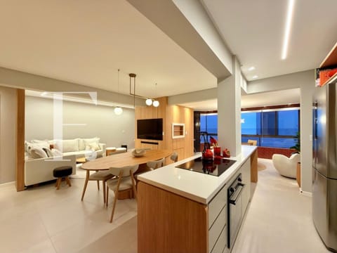 Apartamento com 137m², 3 dormitórios, 1 suíte, 2 vagas, Edifício Esther em Capão da Canoa