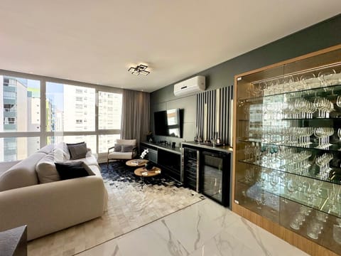 Apartamento com 104m², 3 dormitórios, 1 suíte, 2 vagas, Sunset Residence em Capão da Canoa