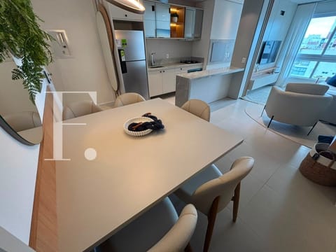 Apartamento com 68m², 2 dormitórios, 2 suítes, 2 vagas, Del Paine em Capão da Canoa