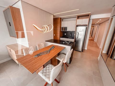 Apartamento com 90m², 3 dormitórios, 1 suíte, 2 vagas, Plaza Mayor em Capão da Canoa