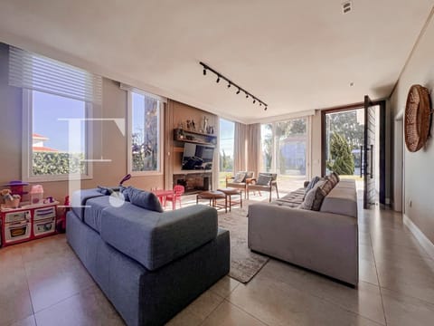 Casa Condomínio com 260m², 5 dormitórios, 5 suítes, 2 vagas, Green Village Golf Club em Xangri-Lá