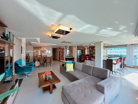 Apartamento com 188m², 4 dormitórios, 4 suítes, 2 vagas, Residencial Nilo Martinello em Capão da Canoa