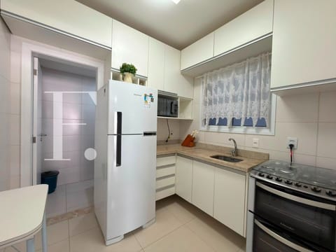 Apartamento com 83m², 2 dormitórios, 1 suíte, 1 vaga, Edifício Acquamarine em Capão da Canoa