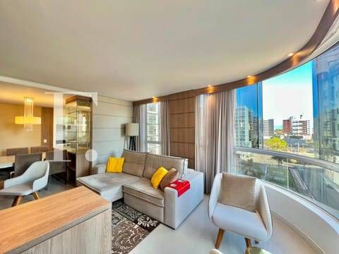 Apartamento com 166m², 3 dormitórios, 1 suíte, 2 vagas, Palazzo Benvenutti em Capão da Canoa