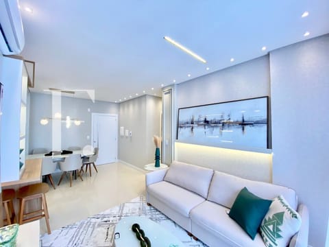Apartamento com 65m², 2 dormitórios, 1 suíte, 1 vaga, Absoluto Palace em Capão da Canoa