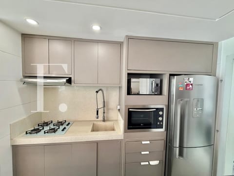 Apartamento com 84m², 2 dormitórios, 1 suíte, 1 vaga, Edifício Celebretty em Capão da Canoa