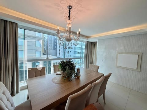 Apartamento com 84m², 2 dormitórios, 1 suíte, 1 vaga, Edifício Celebretty em Capão da Canoa