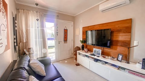 Casa Condomínio com 69m², 3 dormitórios, 1 suíte, 2 vagas, Casa Hermosa em Xangri-Lá