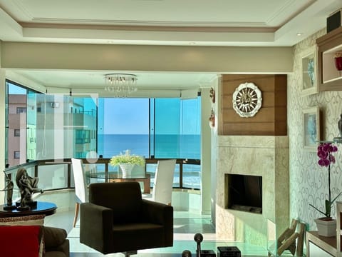 Apartamento com 234m², 4 dormitórios, 1 suíte, 3 vagas, Edifício Isadora em Capão da Canoa