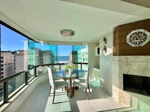 Apartamento com 234m², 4 dormitórios, 1 suíte, 3 vagas, Edifício Isadora em Capão da Canoa