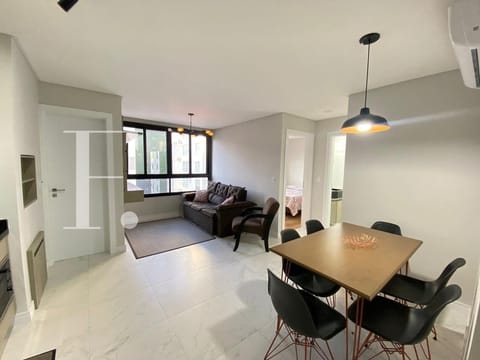 Apartamento com 58m², 2 dormitórios, 1 suíte, 1 vaga, Maria de Lucca Pellegrini em Capão da Canoa