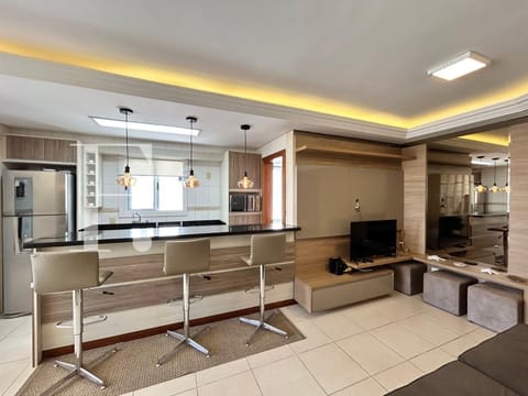 Apartamento com 108m², 3 dormitórios, 1 suíte, 3 vagas, Edifício Rio Jordão em Capão da Canoa