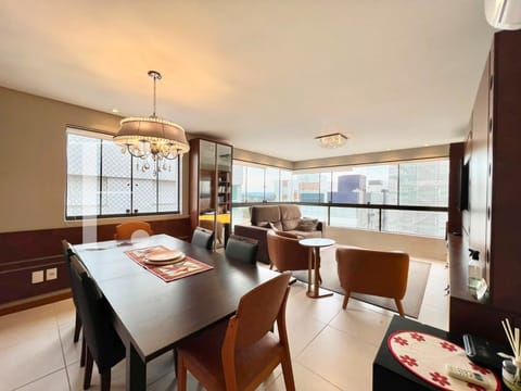 Apartamento com 161m², 3 dormitórios, 1 suíte, 2 vagas, Edifício Requinte em Capão da Canoa