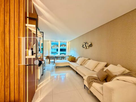 Apartamento com 130m², 3 dormitórios, 1 suíte, 2 vagas, Edifício Premium em Capão da Canoa