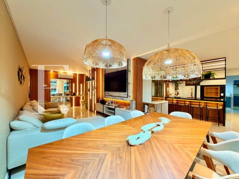 Apartamento com 130m², 3 dormitórios, 1 suíte, 2 vagas, Edifício Premium em Capão da Canoa
