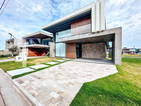 Sobrado com 361m², 5 dormitórios, 5 suítes, 2 vagas, Amare Home Resort em Xangri-Lá