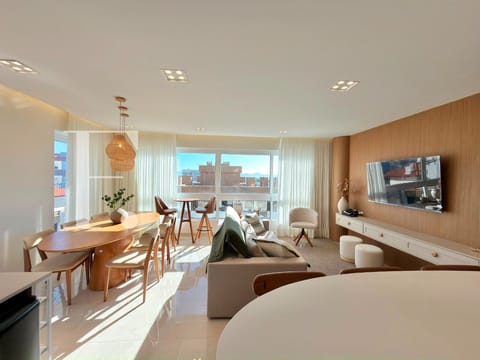 Apartamento com 90m², 3 dormitórios, 1 suíte, 2 vagas, Edifício Premium em Capão da Canoa
