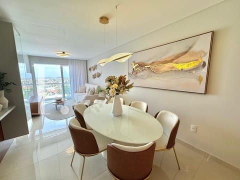 Apartamento com 70m², 2 dormitórios, 1 suíte, 2 vagas, Edifício Premium em Capão da Canoa