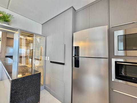 Apartamento com 61m², 2 dormitórios, 1 suíte, 1 vaga, Mirage em Capão da Canoa