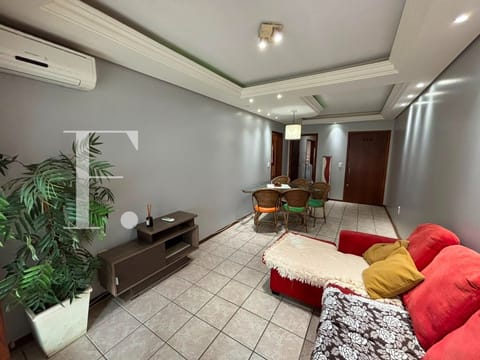 Apartamento com 105m², 2 dormitórios, 1 suíte, 2 vagas, Edifício William em Capão da Canoa