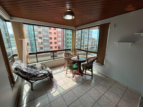 Apartamento com 105m², 2 dormitórios, 1 suíte, 2 vagas, Edifício William em Capão da Canoa