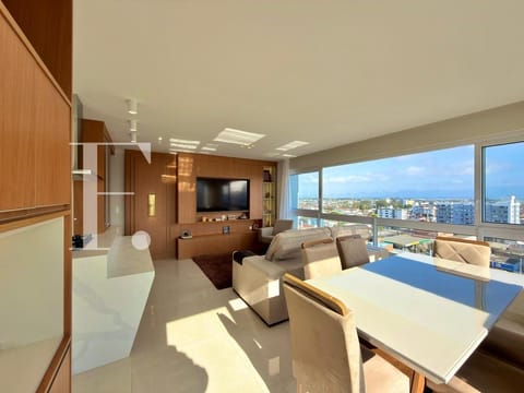 Apartamento com 93m², 3 dormitórios, 1 suíte, 2 vagas, Edifício Premium em Capão da Canoa