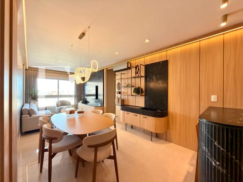 Apartamento com 72m², 2 dormitórios, 1 suíte, 2 vagas, Edifício Premium em Capão da Canoa