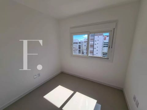 Apartamento com 122m², 3 dormitórios, 1 suíte, 2 vagas, Edifício Beach Club em Capão da Canoa