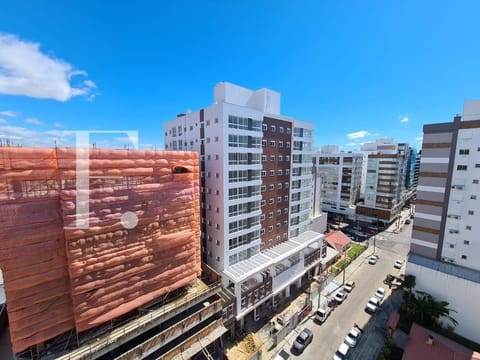 Apartamento com 122m², 3 dormitórios, 1 suíte, 2 vagas, Edifício Beach Club em Capão da Canoa