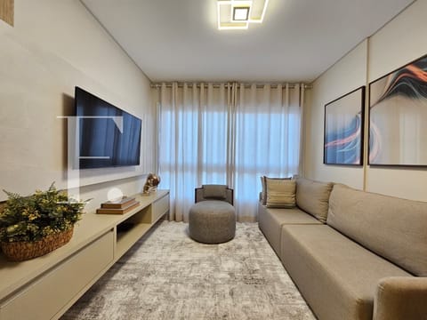 Apartamento com 63m², 2 dormitórios, 1 suíte, 2 vagas, Edifício Premium em Capão da Canoa