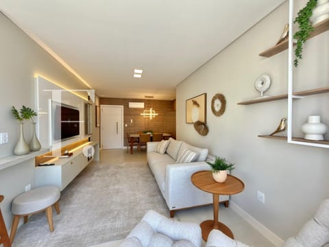 Apartamento com 65m², 2 dormitórios, 1 suíte, 3 vagas, Edifício Antônio Daltoé em Capão da Canoa