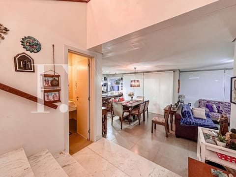 Sobrado com 152m², 3 dormitórios, 3 suítes, 2 vagas, Green Village Golf Club em Xangri-Lá